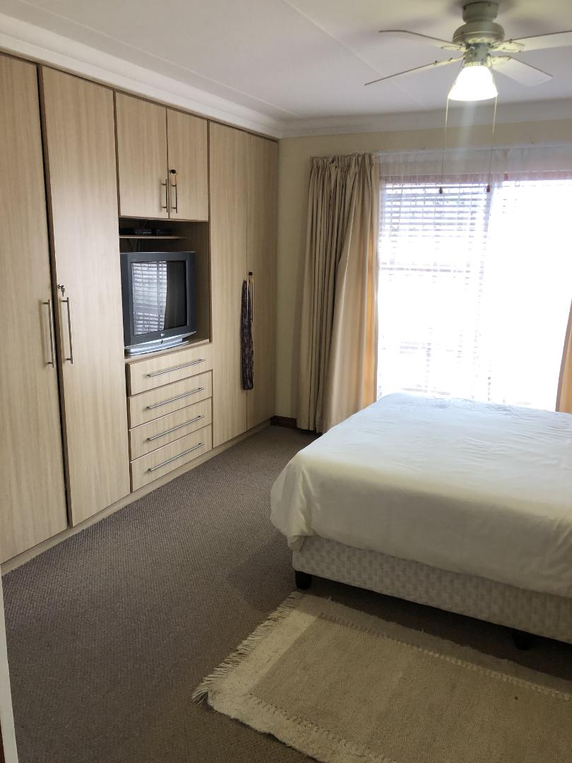 To Let 2 Bedroom Property for Rent in Reebok Western Cape